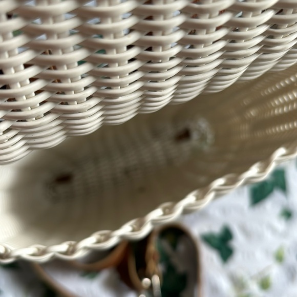 {NWT} FIBRA White Woven “Mini V Backpack” - Picture 5 of 11